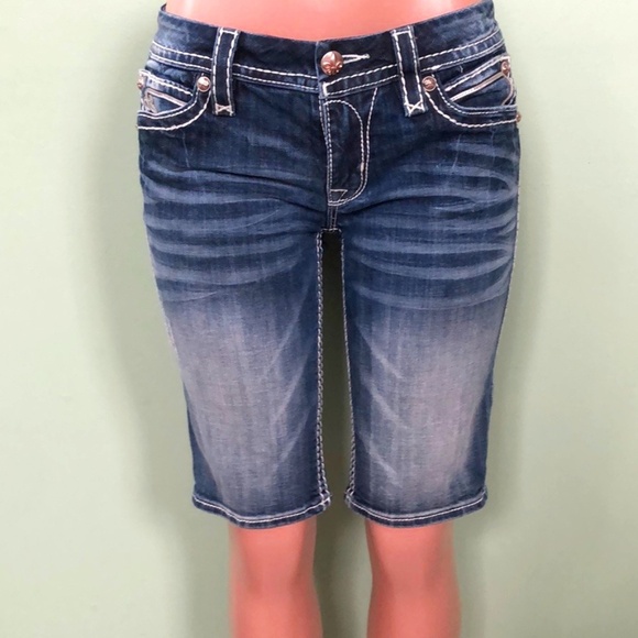 Rock Revival Capris Denim Shorts Size: 29